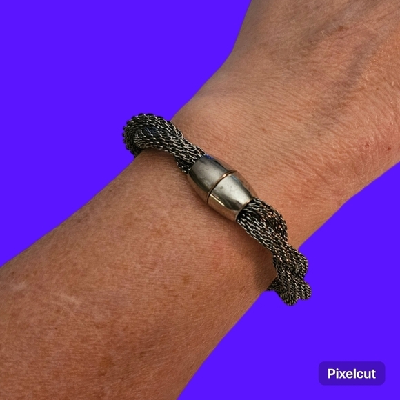 Silvertone Metal Mesh Braided Magnetic  Clasp Unisex Bracelet - Picture 1 of 4